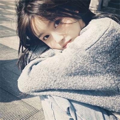 梨花无意伴春寒